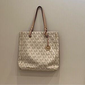 Michael Kors shoulder bag ivory/beige with gold trim